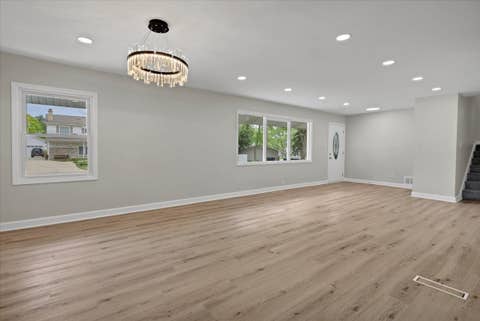 Tiny photo for 590 Durham Court, Hoffman Estates, IL 60169 (MLS # 12694937)