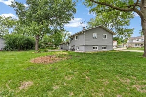 Tiny photo for 590 Durham Court, Hoffman Estates, IL 60169 (MLS # 12694937)
