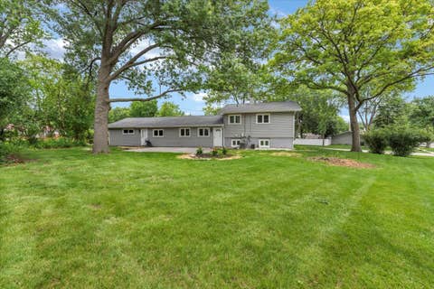 Tiny photo for 590 Durham Court, Hoffman Estates, IL 60169 (MLS # 12694937)