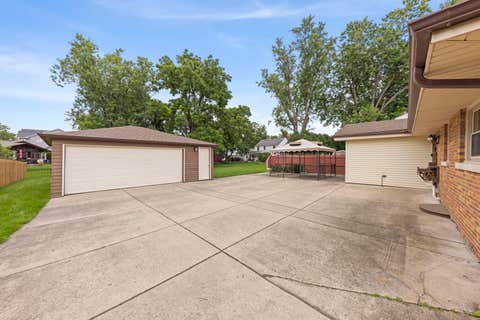 Tiny photo for 230 W Washington Boulevard, Lombard, IL 60148 (MLS # 12728313)