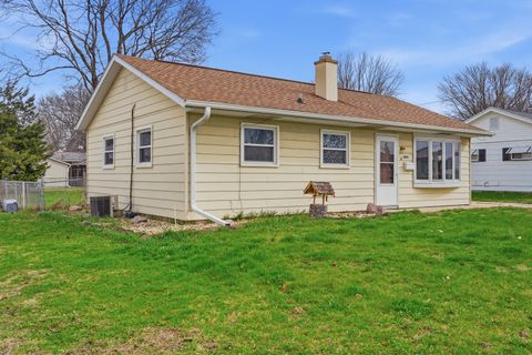 Tiny photo for 2008 E 6th Street, Sterling, IL 61081 (MLS # 12609716)