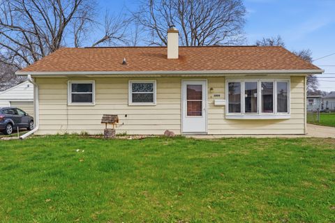 Tiny photo for 2008 E 6th Street, Sterling, IL 61081 (MLS # 12609716)