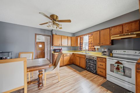 Tiny photo for 2008 E 6th Street, Sterling, IL 61081 (MLS # 12609716)