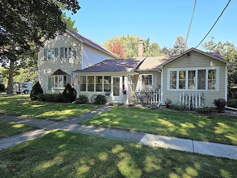 Photo of 18 W Steward Street, Plano, IL 60545 (MLS # 12493188)