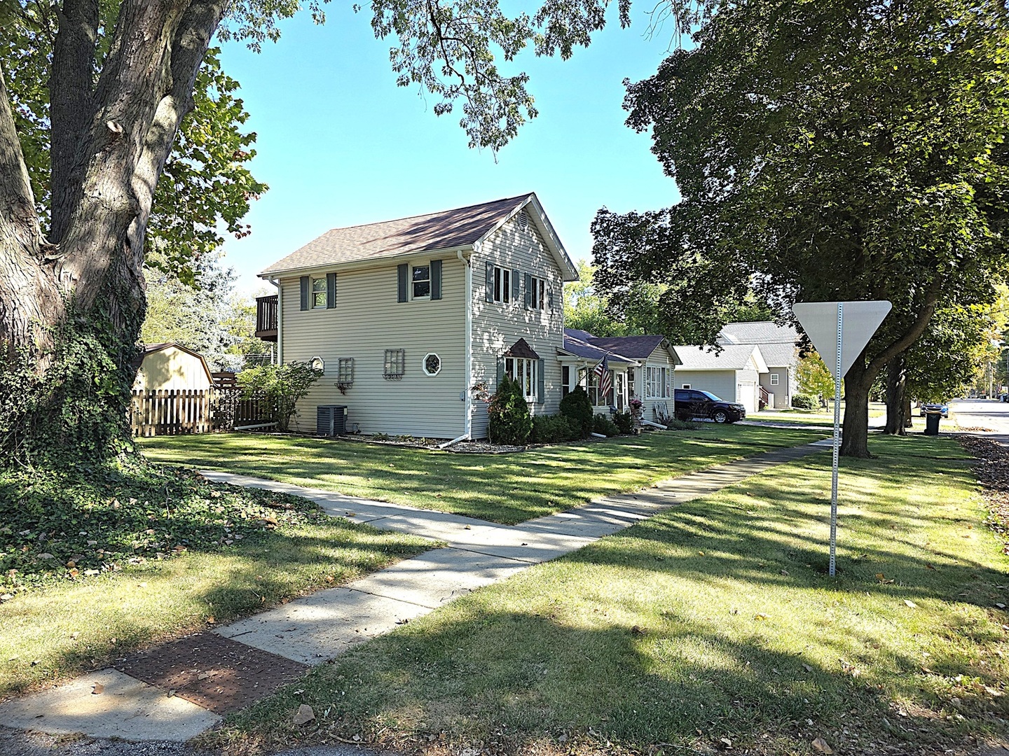 18 W Steward Street