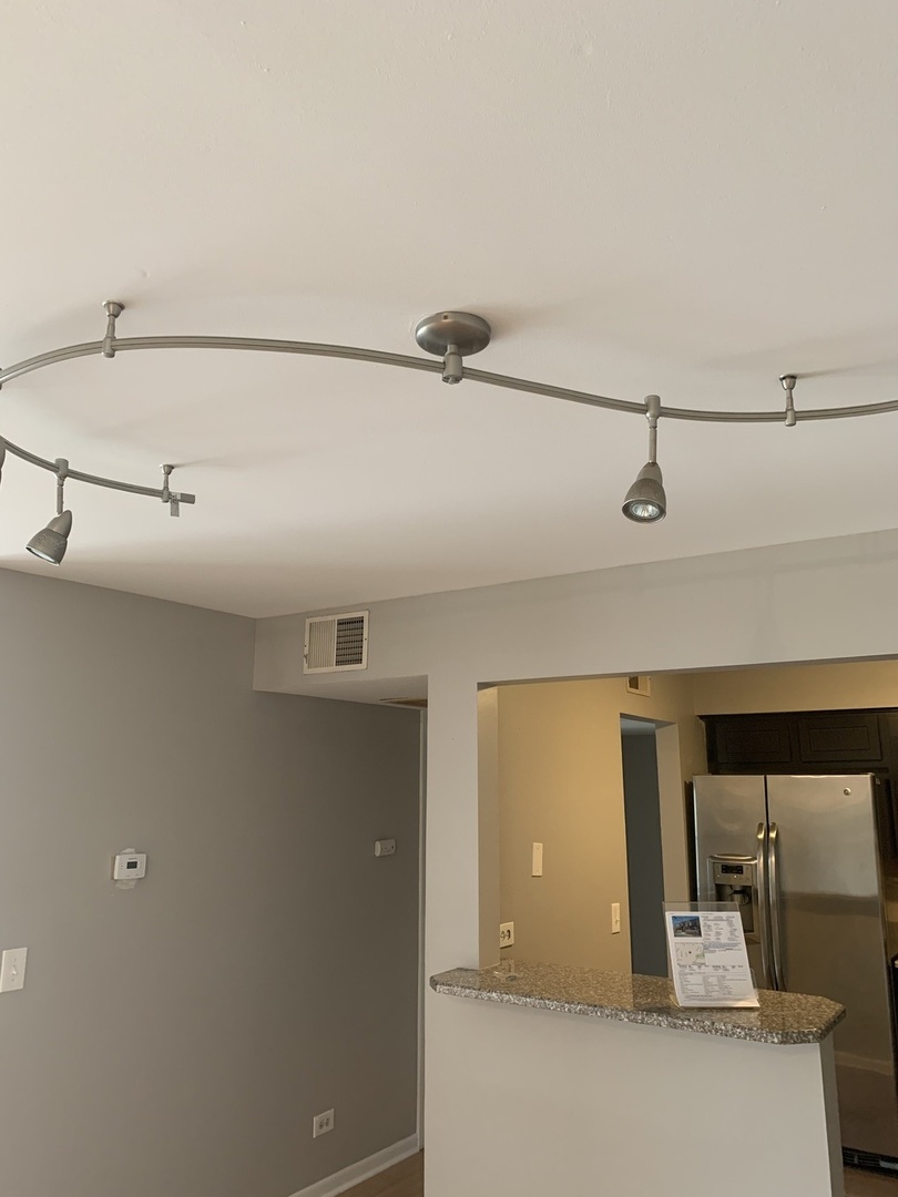 1125 PLEASANT RUN Drive 810