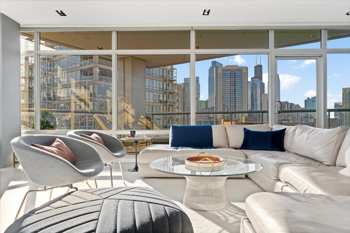 510 W Erie Street 1801