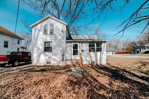 Photo of 428 E Cherry Street, Watseka, IL 60970 (MLS # 12284600)