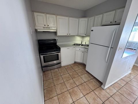 Tiny photo for 1227 S Harlem Avenue #301, Berwyn, IL 60402 (MLS # 12599287)