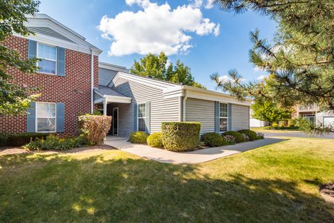Photo of 8327 Cottonwood Court #8237, Fox Lake, IL 60020 (MLS # 12492551)