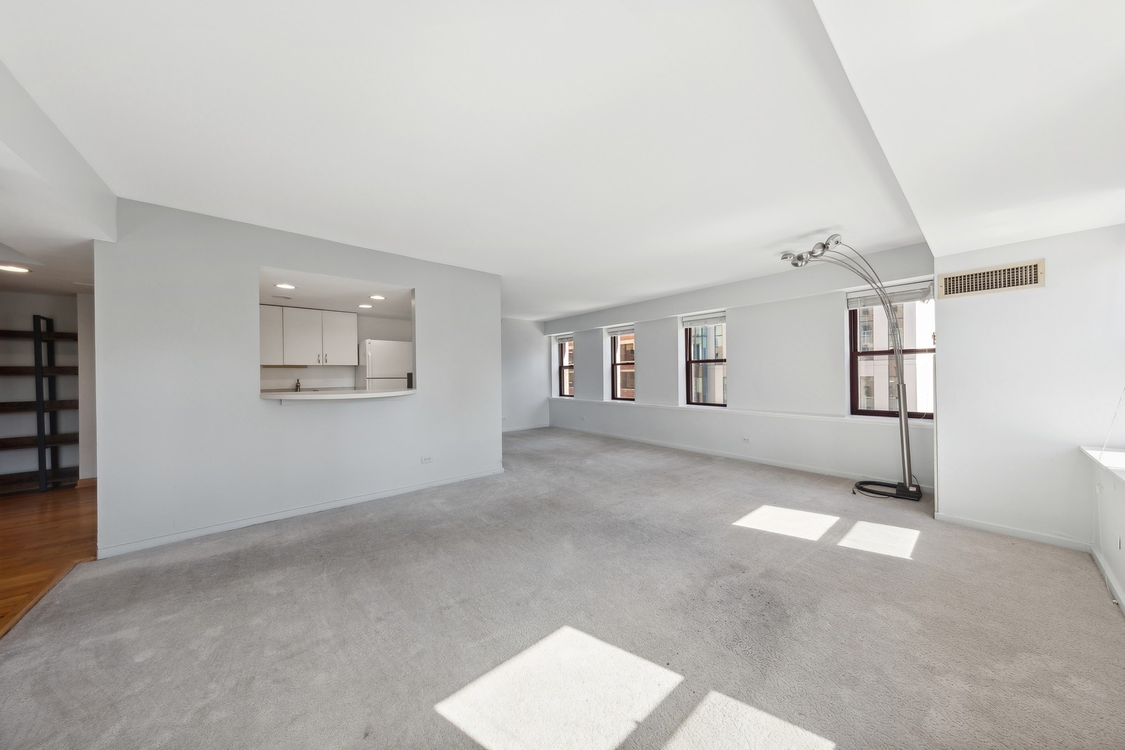 40 E 9th Street 802
