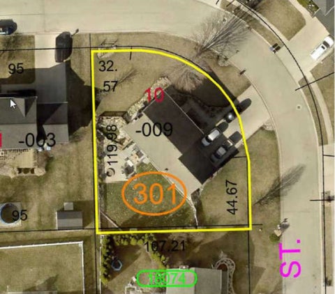Tiny photo for 1101 Country Oak Drive, Ottawa, IL 61350 (MLS # 12681777)
