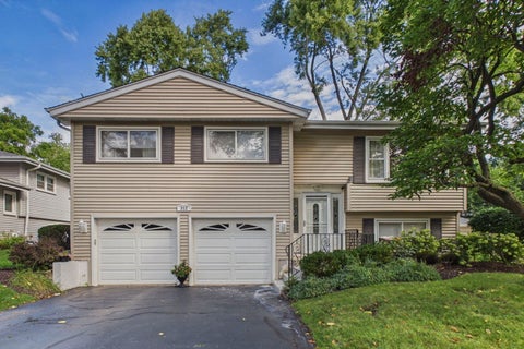 Photo of 312 W Goebel Drive, Lombard, IL 60148 (MLS # 12765019)