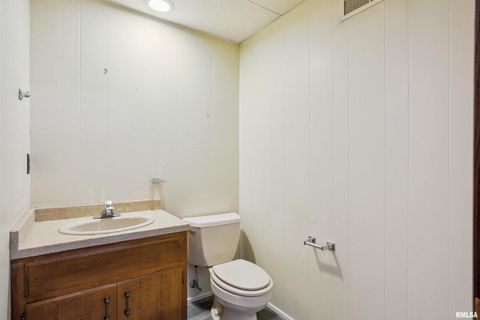 Tiny photo for 3800 14TH Street, Rock Island, IL 61201 (MLS # QC4268485)