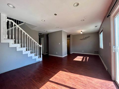 Tiny photo for 454 Esselen Court, Carol Stream, IL 60188 (MLS # 12479355)