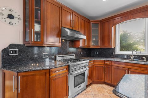 Tiny photo for 1983 WILSHIRE Court, Buffalo Grove, IL 60089 (MLS # 12648176)