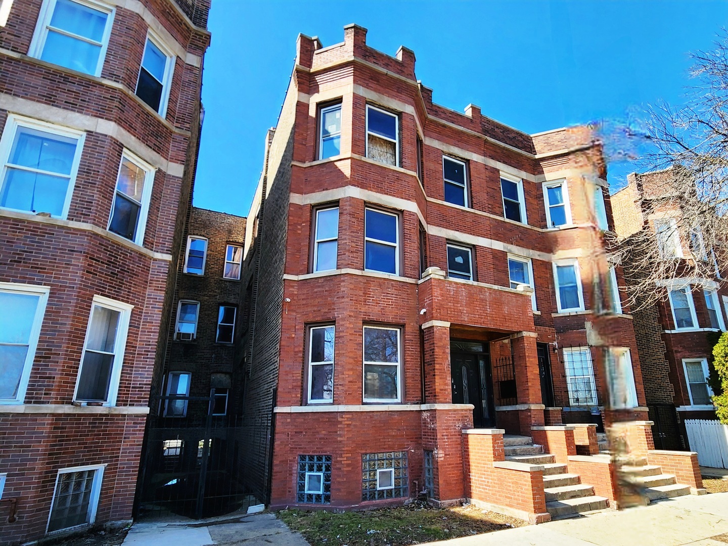 Photo 1 of 12 — 1116 S California Avenue, Chicago, IL 60612