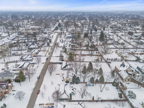 Tiny photo for 722 Countryside Drive, Wheaton, IL 60187 (MLS # 12537822)