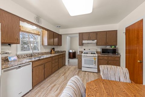 Tiny photo for 722 Countryside Drive, Wheaton, IL 60187 (MLS # 12537822)