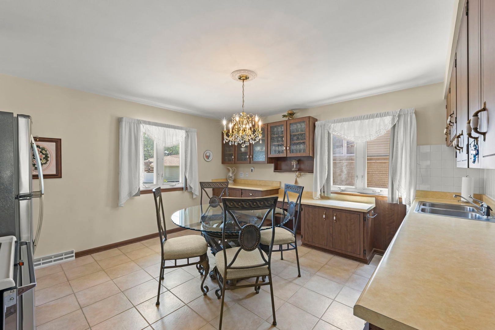 261 S Mayfair Place