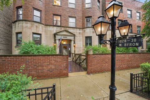 Tiny photo for 1030 W Byron Street #3W, Chicago, IL 60613 (MLS # 12671834)