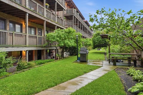 Tiny photo for 1030 W Byron Street #3W, Chicago, IL 60613 (MLS # 12671834)