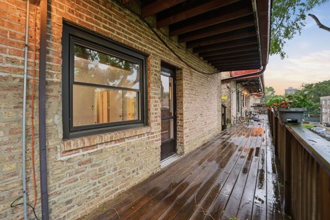 Tiny photo for 1030 W Byron Street #3W, Chicago, IL 60613 (MLS # 12671834)