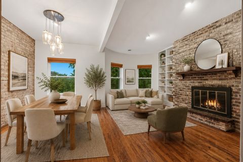 Tiny photo for 1030 W Byron Street #3W, Chicago, IL 60613 (MLS # 12671834)