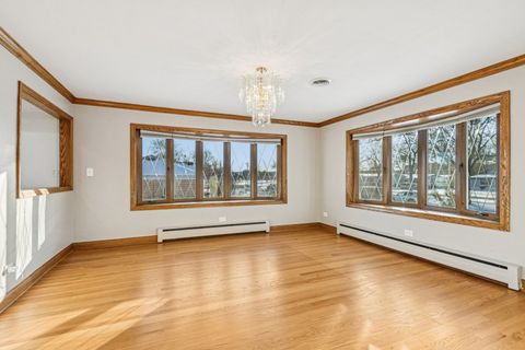 Tiny photo for 2945 S Scott Street, Des Plaines, IL 60018 (MLS # 12528347)