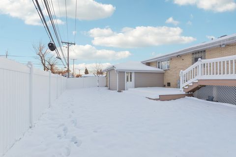 Tiny photo for 2945 S Scott Street, Des Plaines, IL 60018 (MLS # 12528347)