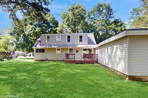 Tiny photo for 16051 W Des Plaines Drive, Libertyville, IL 60048 (MLS # 12467508)