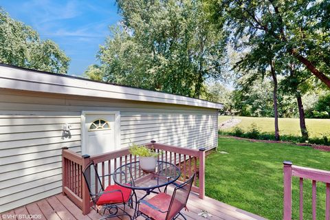 Tiny photo for 16051 W Des Plaines Drive, Libertyville, IL 60048 (MLS # 12467508)