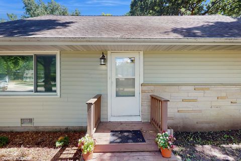 Tiny photo for 16051 W Des Plaines Drive, Libertyville, IL 60048 (MLS # 12467508)