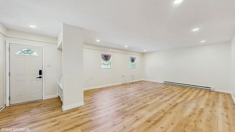 Tiny photo for 16051 W Des Plaines Drive, Libertyville, IL 60048 (MLS # 12467508)