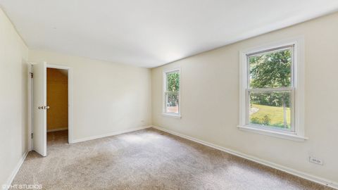Tiny photo for 16051 W Des Plaines Drive, Libertyville, IL 60048 (MLS # 12467508)