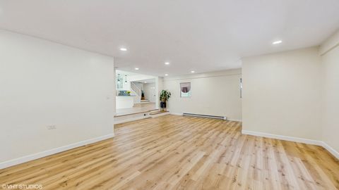 Tiny photo for 16051 W Des Plaines Drive, Libertyville, IL 60048 (MLS # 12467508)