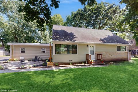 Tiny photo for 16051 W Des Plaines Drive, Libertyville, IL 60048 (MLS # 12467508)