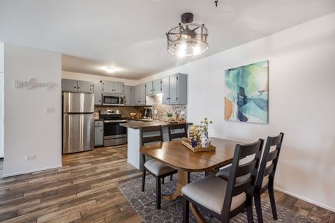 Tiny photo for 987 Golf Course Road #8, Crystal Lake, IL 60014 (MLS # 12626178)