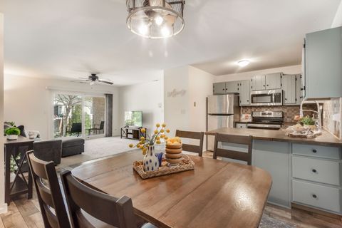 Tiny photo for 987 Golf Course Road #8, Crystal Lake, IL 60014 (MLS # 12626178)