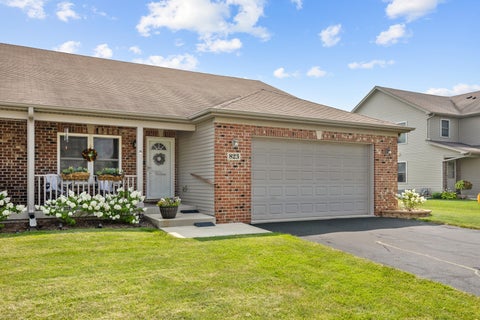 Photo of 823 Karen Drive #823, Hampshire, IL 60140 (MLS # 12715569)
