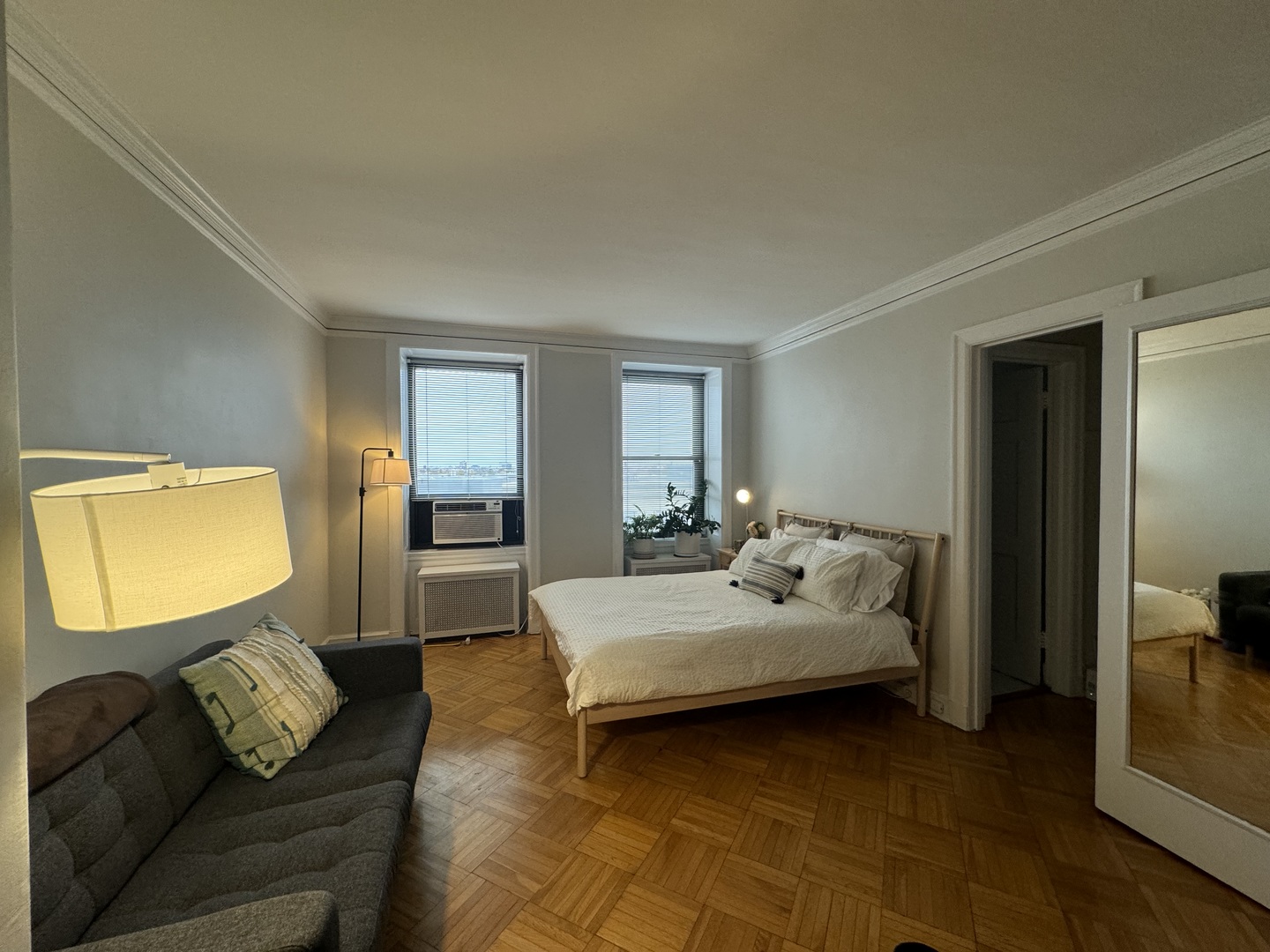 2000 N Lincoln Park West 815
