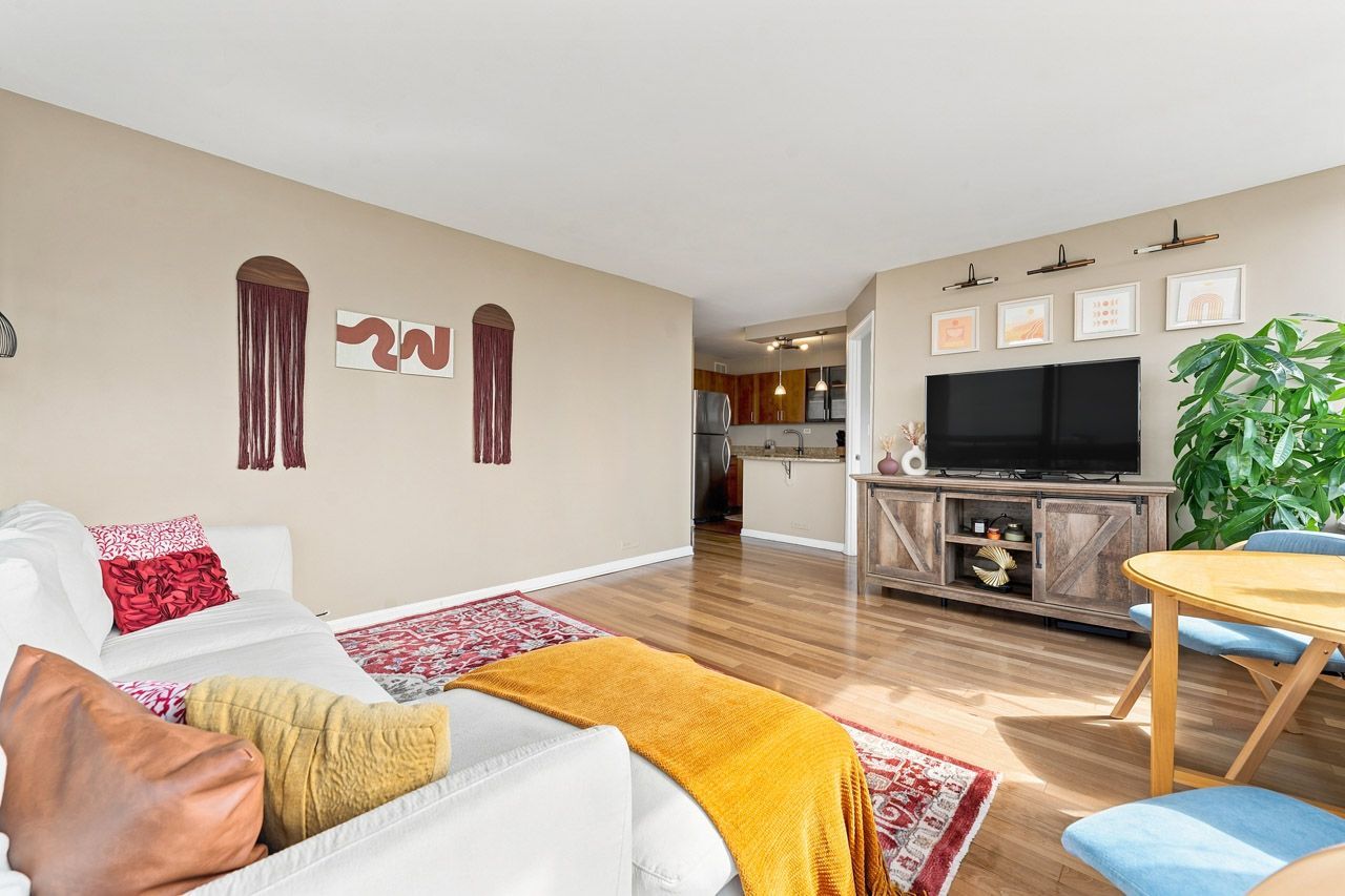 1355 N Sandburg Terrace 1801D