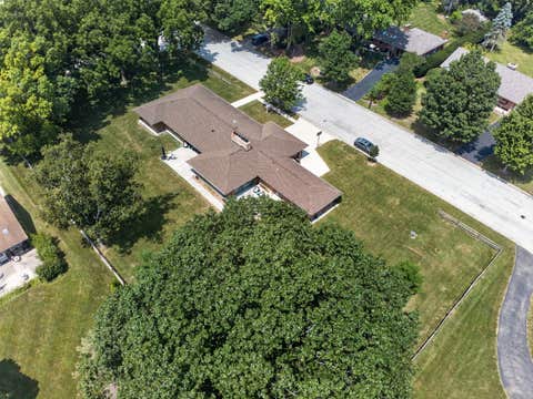 Tiny photo for 601 Marion Avenue, St. Charles, IL 60174 (MLS # 12712050)