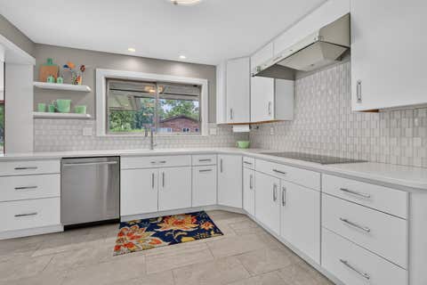 Tiny photo for 601 Marion Avenue, St. Charles, IL 60174 (MLS # 12712050)