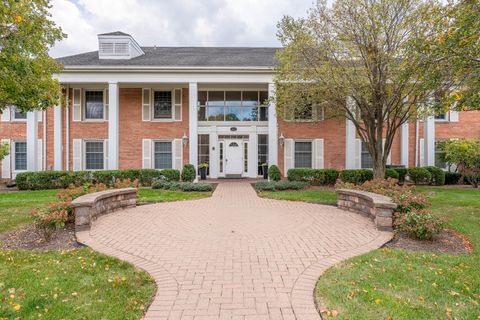 A home in Burr Ridge