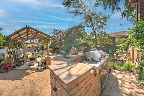 Tiny photo for 10127 S Hoyne Avenue, Chicago, IL 60643 (MLS # 12473027)