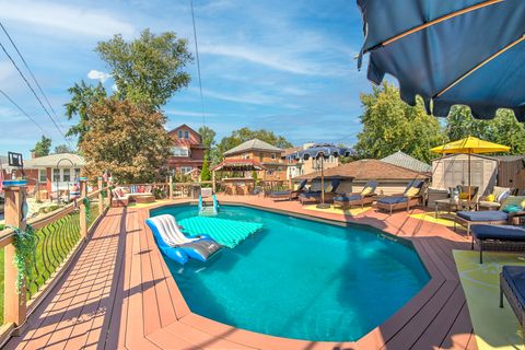 Tiny photo for 10127 S Hoyne Avenue, Chicago, IL 60643 (MLS # 12473027)