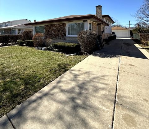 Tiny photo for 8446 N Clifton Avenue, Niles, IL 60714 (MLS # 12596911)