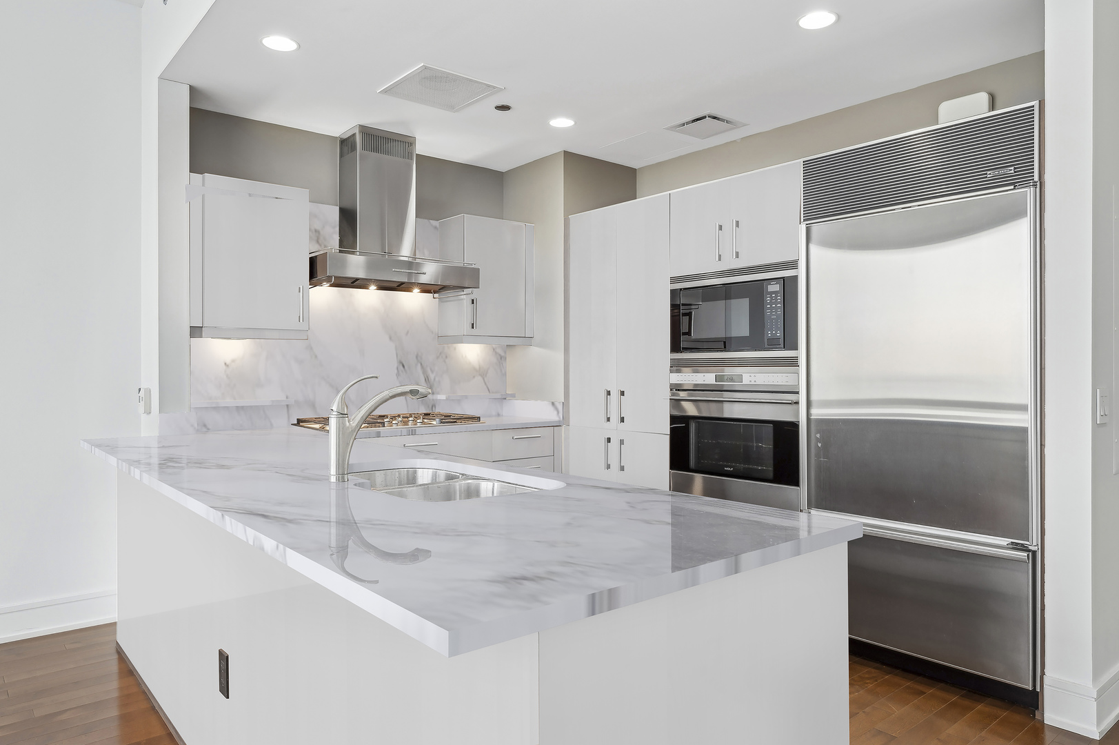 401 N Wabash Avenue 83E