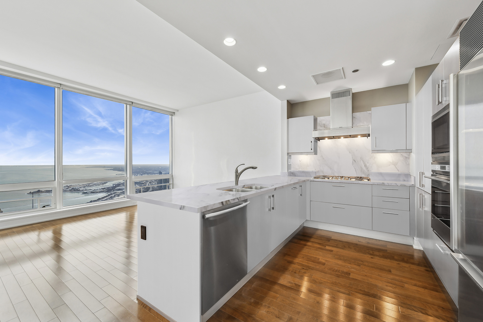 401 N Wabash Avenue 83E